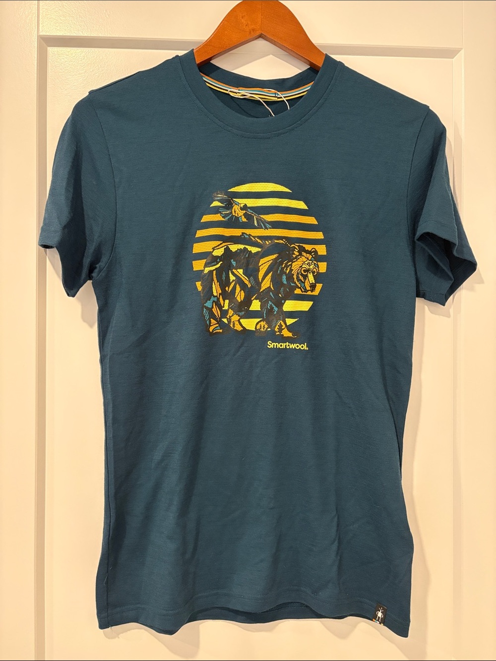 Smartwool Companion Trek Short-Sleeve Tee with Yellow Graphic Lion